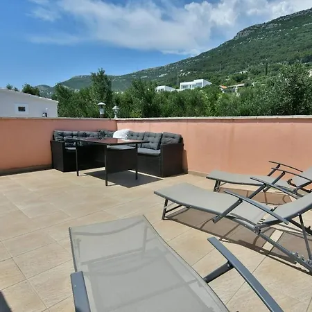 Oasis Of Peace With Jacuzzi * Kaštel Stari